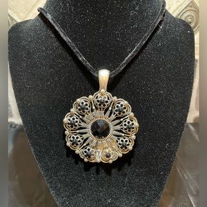 NWT Romance enhancer/pendant  on velvet necklace from Premier designs